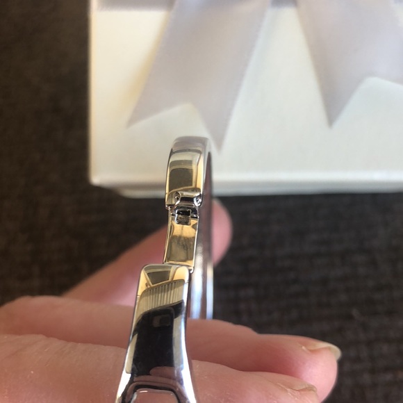 Beautiful Crystal Fashion Bracelet - Picture 10 of 13